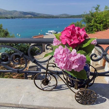 Sea Breeze - Front Sea Apartment Zaboric Dış mekan fotoğraf