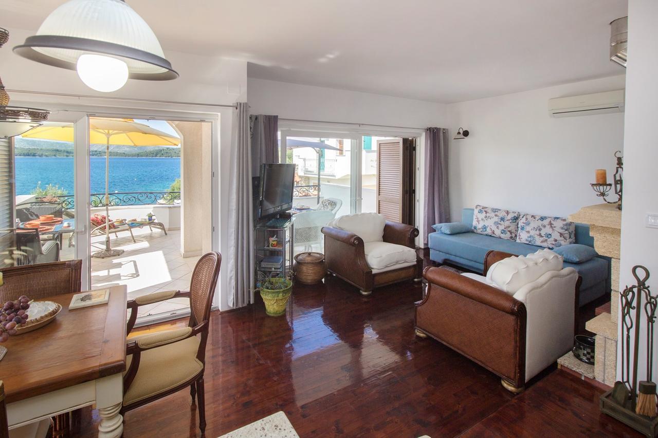 Sea Breeze - Front Sea Apartment Zaboric Dış mekan fotoğraf