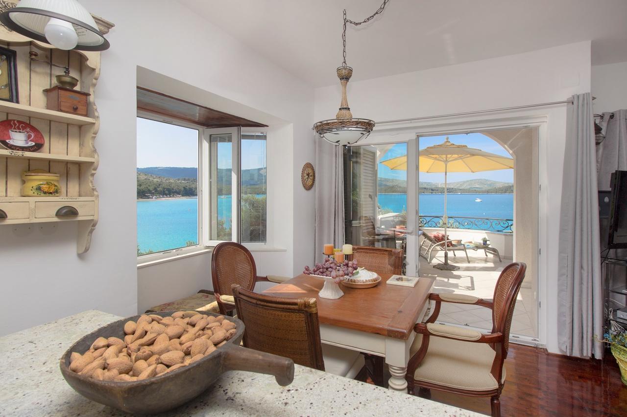 Sea Breeze - Front Sea Apartment Zaboric Dış mekan fotoğraf